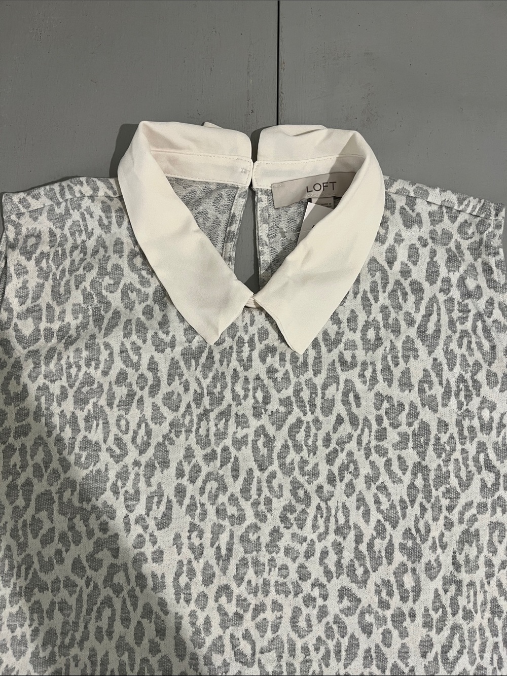 LOFT Sleeveless White Collar Leopard-Print Blouse with Ruffle Hem - White/Grey - Picture 3 of 14